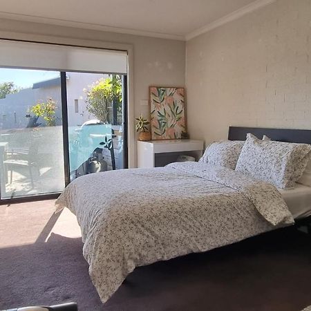 Guest Suite In Duffy Weston Creek Екстериор снимка